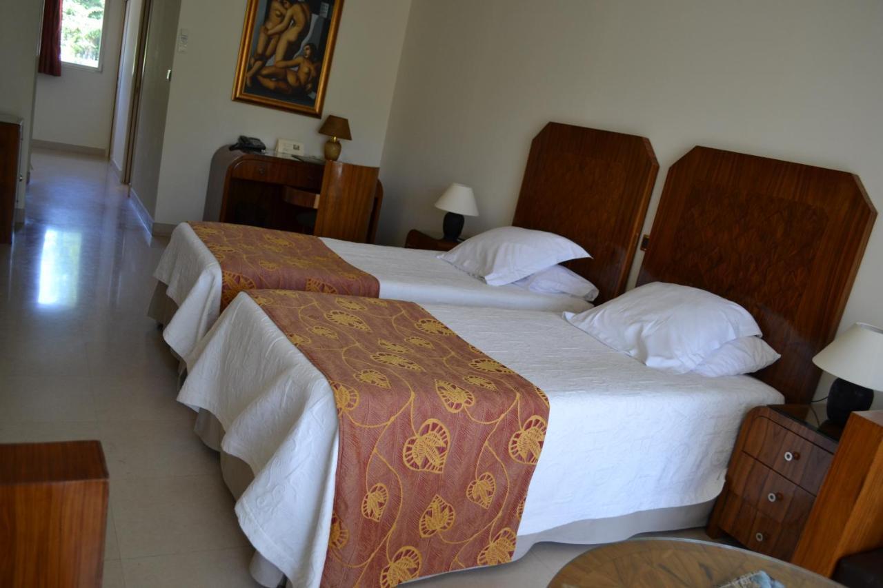 Logis L'Auberge - Maison Glenn Anna Saint Anne-dʼAuray Værelse billede
